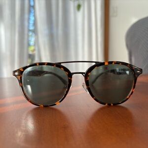 LUCKY BRAND SUNGLASSES - EUC